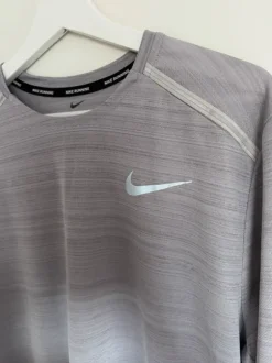 Nike Langarmsportshirt in L