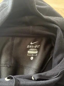 Nike Laufhoodie Gr.L schwarz mit Wolle