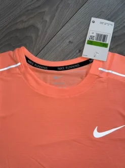 Nike Miller DRI-FIT set Koraal L
