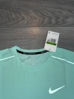 Nike Miller DRI-FIT set maat L mintgroen