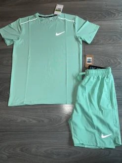 Nike Miller DRI-FIT set maat L mintgroen