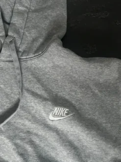 Nike Pulli in grau