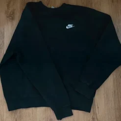 Nike Pullover schwarz black basic frauen women männer men
