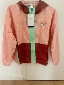 Nike Regenjacke Windbreaker XS S 158-170 Neu