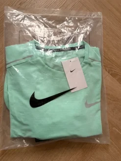 Nike Running Set - Mintgroen - Shirt & Short - Maat: M