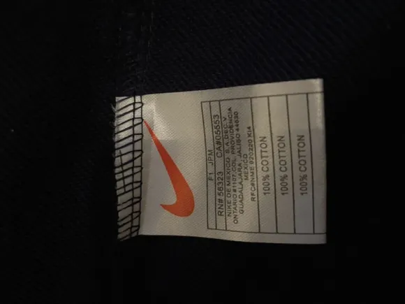 Nike Sportjacke mit Kapuze zu verkaufen