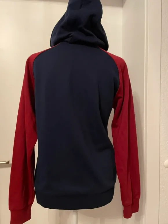 Nike Sportjacke mit Kapuze zu verkaufen
