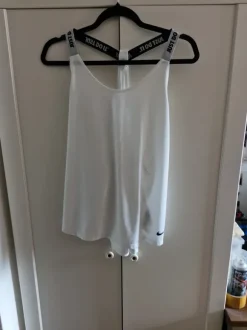 Nike Sporttop Größe L
