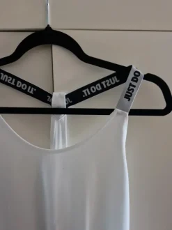 Nike Sporttop Größe L