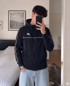 Nike Strickjacke / Zip-Hoodie Schwarz – Größe S – Top Zustand