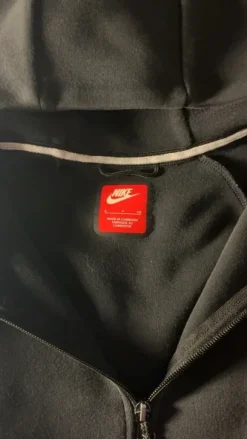 Nike tech flees