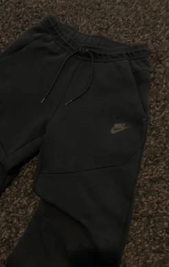 Nike Tech Hose Schwarz