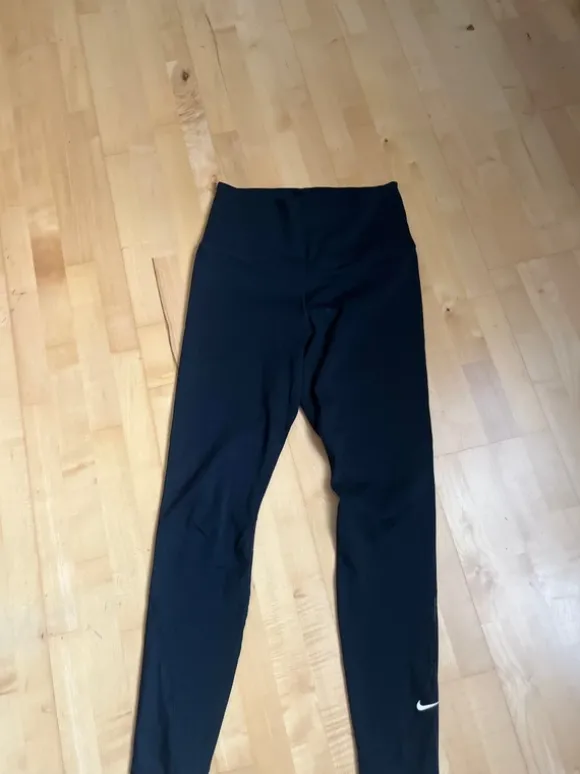 Nike Tight Gr. M schwarz