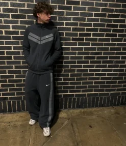 Nike Trainingsanzug Set – Schwarz/Grau – Vintage Streetwear