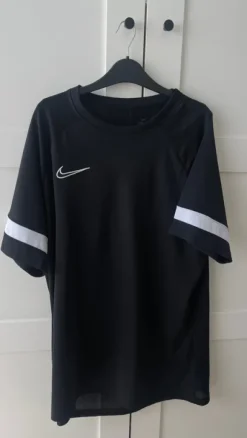 Nike T-Shirt Schwarz