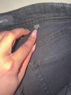 Nova Men schwarze Destroyed Jeans Größe 32