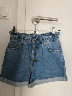ONLY Paperbag Denim Shorts – Gr. S