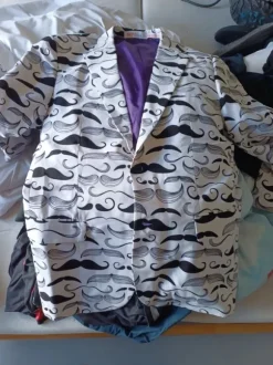 Opposuits