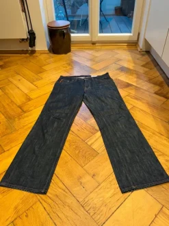 Original Hugo Boss Straight Leg Jeans Chic
