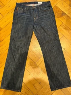 Original Hugo Boss Straight Leg Jeans Chic
