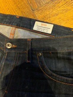 Original Hugo Boss Straight Leg Jeans Chic