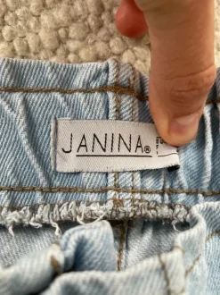 Paperback Jeans in hellem Blau