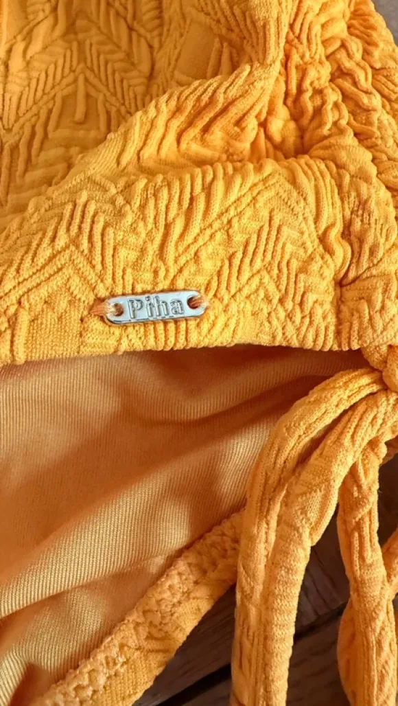 Piha Badeanzug / Body in Orange mit Strukturmuster – Gr. 38/M
