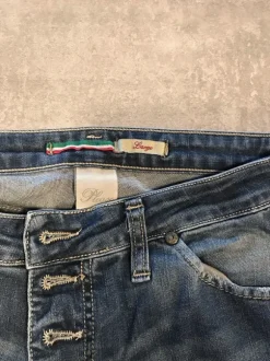 Please Jeans