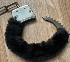 Plüsch-Handschellen