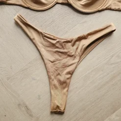 Prachtige nieuwe bikini van Bayu the label