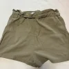 Pull & Bear Shorts mit hohem Bund