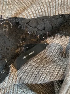 Pullover mit spitze
