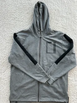 Puma Jacke Größe L grau