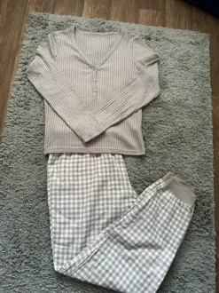 Pyjama, Größe M