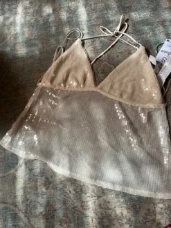 Rücken freies Glitzer top