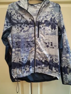 Reebok loop regenjas maat M