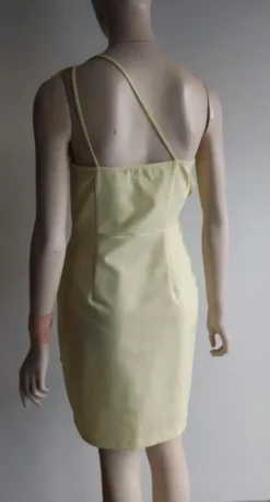 robe.