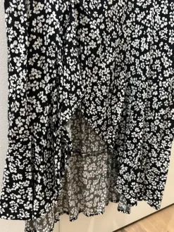 Rock Amisu Blumenmuster schwarz weiß Gr 42 M/L Neu nur gewaschen