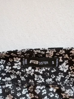 Rock mit Blumenmuster