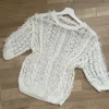 Romantische Strickbluse mit Spitze & 3/4-Ärmeln