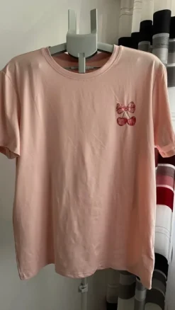 Rosa Cherry T-Shirt mit Schleife 🍒