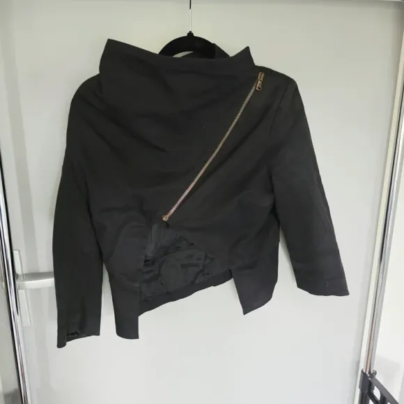 S’ • Asymmetrische Jas • Zwart • Maat 44