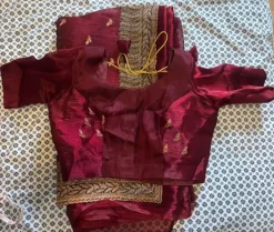 Saree indien bordeaux
