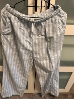 Schlafhose in Blau/weiss gestreift