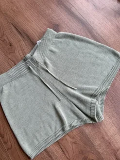 Schöne kurze Hose