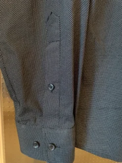 Schönes blaues Hemd von Jake*s