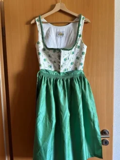 Schönes grün blaues Dirndl/Midi Dirndl/Tracht/Blumenmuster