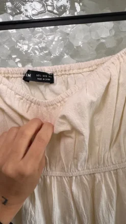 Schulterfreies langes Kleid