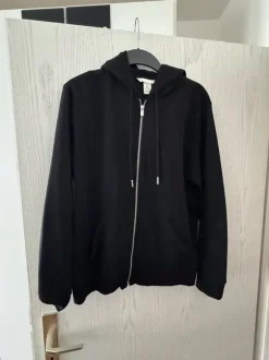 Schwarze Hoodie-Jacke von H&M in Größe L 🖤