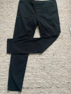 Schwarze Hose